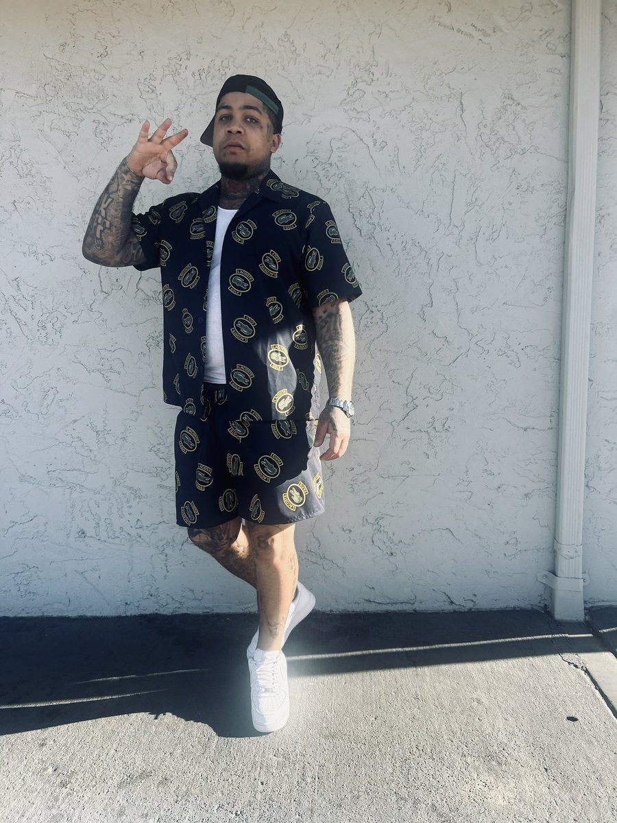 RobMonee8's tweet image. 🎱🖤☠️