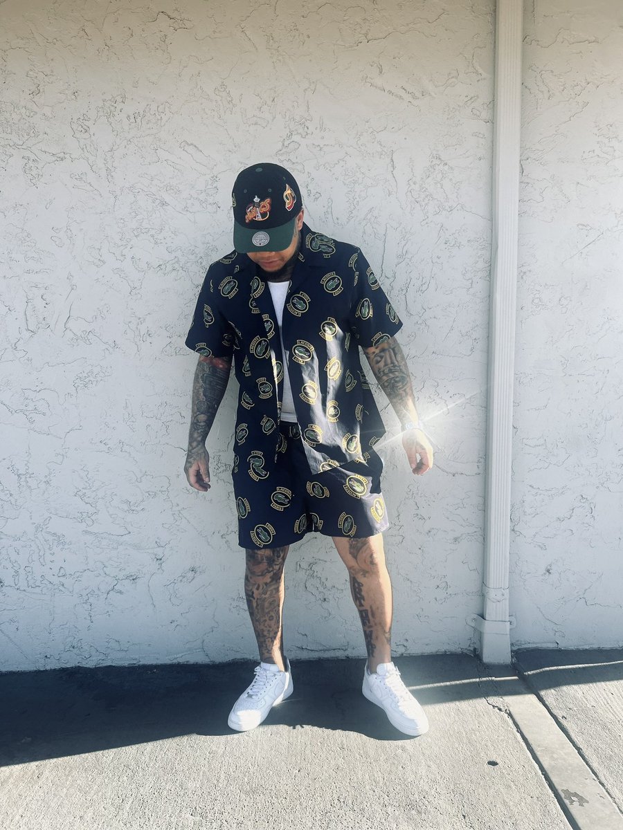 RobMonee8's tweet image. 🎱🖤☠️