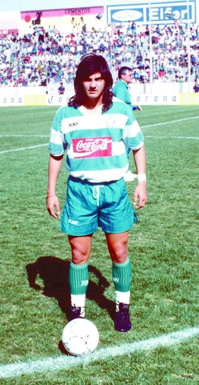 Aunque probablemente su mas lindo uniforme fue el que vistió Santos Laguna en su primera final. Durante la temporada 1993 - 1994.