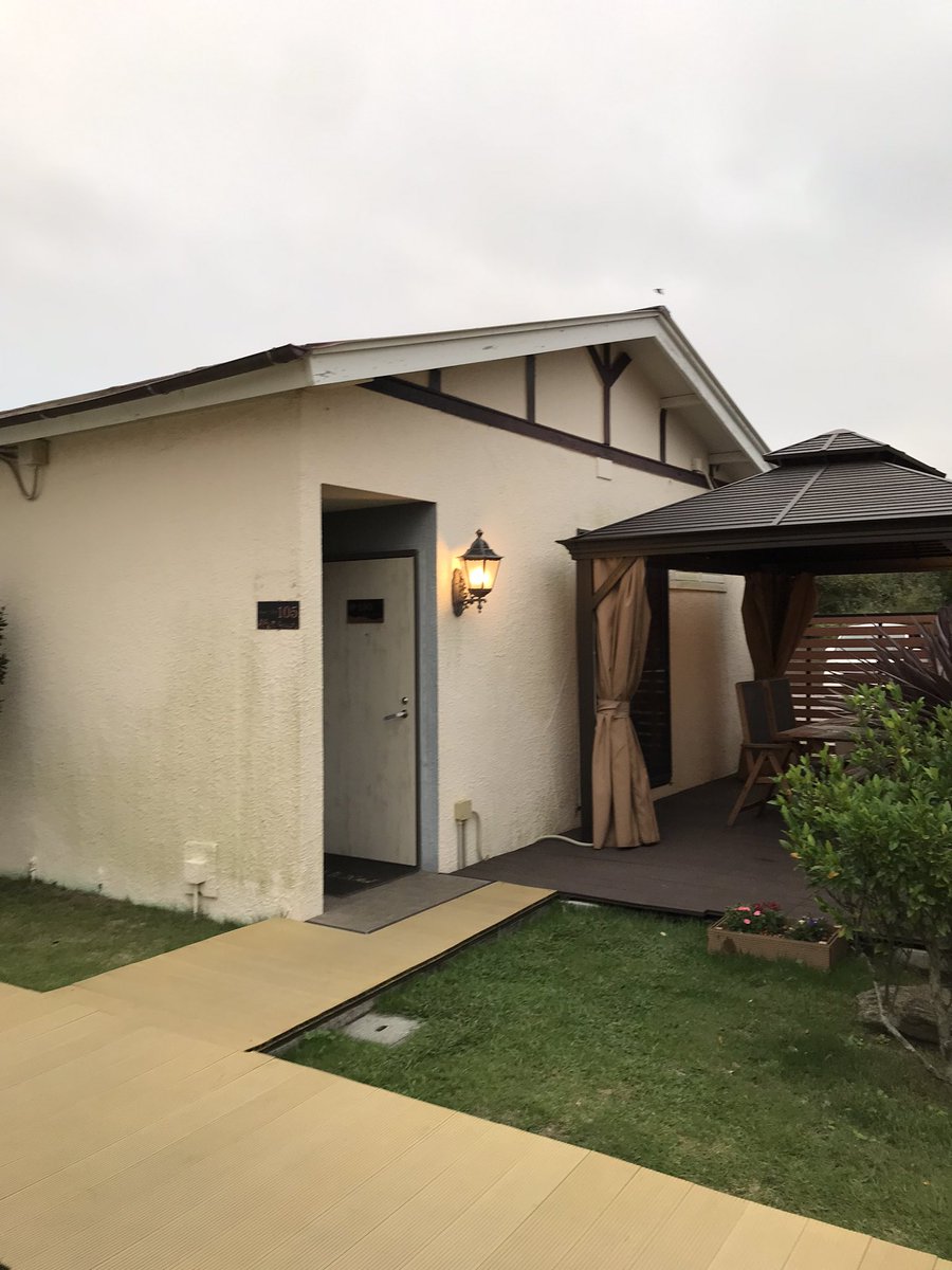Mtanijukutyo's tweet photo. 千葉県九十九里町にあるペットと泊まれる施設Ducale(ドゥカーレ)
コテージやトレーラーハウスやらドームテントとニーズに合わせた宿泊プランがありました🤗
#ペット　#ペット同伴 #ペットと泊まれる #ducale #ドゥカーレ #千葉 #九十九里 #ドッグラン https://t.co/x8rcAp3FId