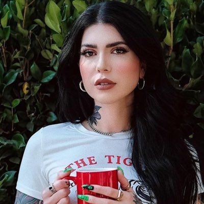 Veronika Siren (Fake) tweet media