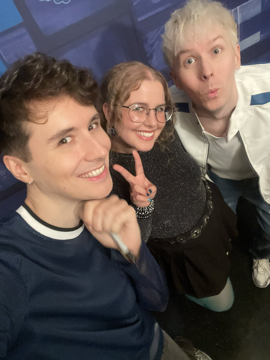 pearisle's tweet photo. Ok besties go off https://t.co/flPaDUoY6q