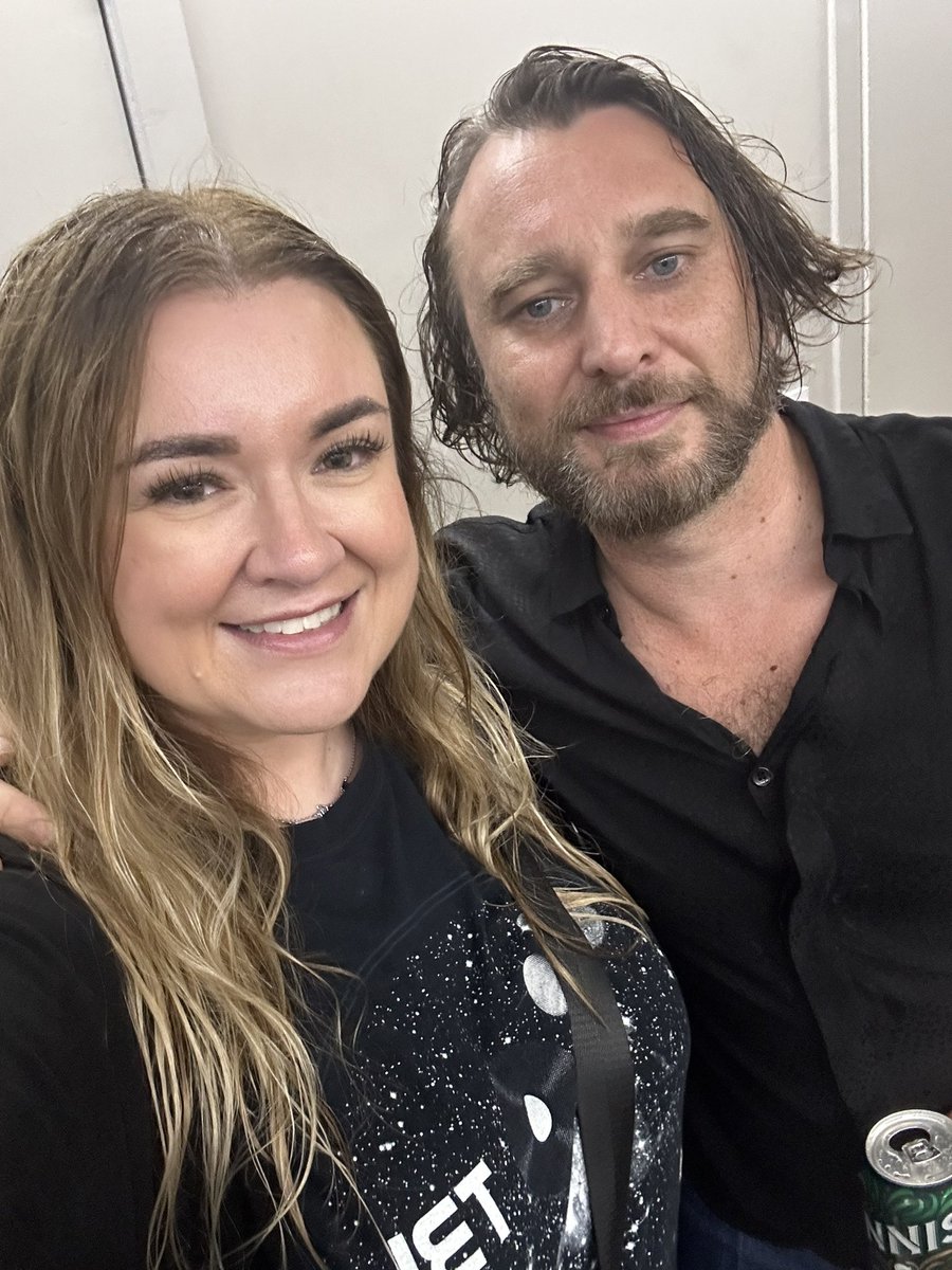 Mcfearless__'s tweet photo. I’ve waited 15 year for that gig  and it was unreal 🎸@jettheband what a night 🫶🏼 @nic_cester an absolute pleasure to meet you! Roll on the new album! https://t.co/PI8kMO9zi3