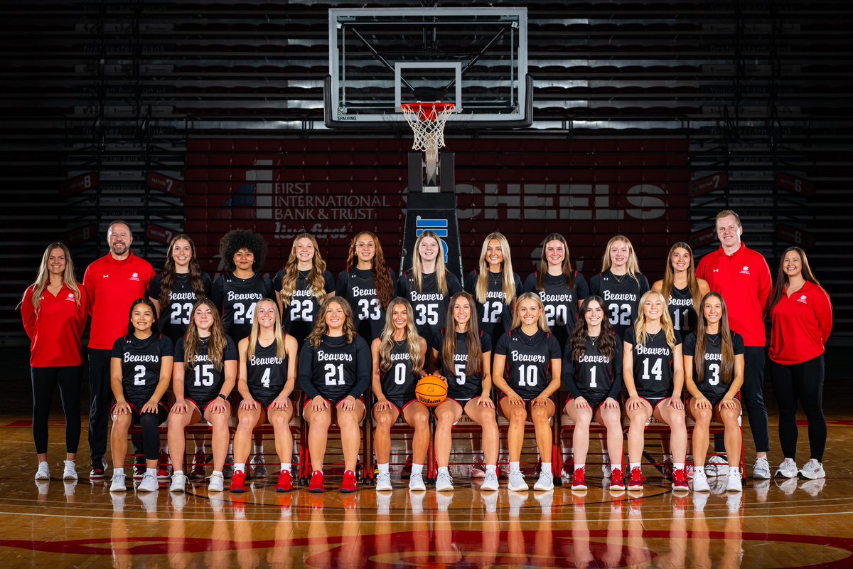 Coach_ClarkR's tweet photo. Happy #NationalCoachesDay 
•
Grateful for all my current &amp; former players. You are and always will be the best part of the job. Thankful for the impact you have made on my life! I wouldn’t be the coach I am without you all. https://t.co/KhFSLFyZML
