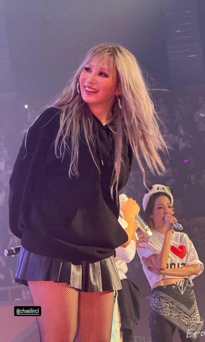 onIychaerin's tweet photo. oh she’s so pretty https://t.co/Lbt205fzZi
