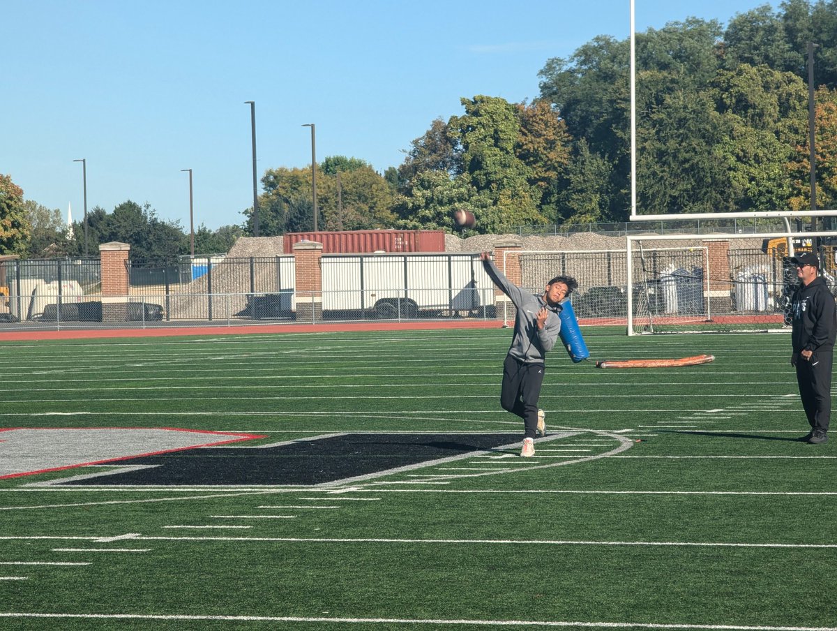 The boys took their post game frustrations out on the coaches in our version of punt, pass and kick. E Baraiac was clutch at the end drilling the game winning EP over Coach Mastro. That's 3 in a row for the boys.

Coaches 4
Players 3

We are TC