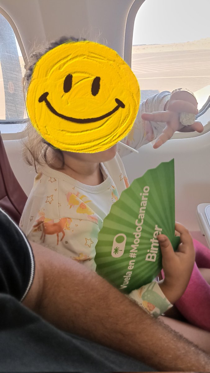 ea8tc's tweet photo. Primera vez que mi enana volaba, con muchos nervios y dudas, y encima, con escala de por medio GMZ-TFN-FUE.
Mil gracias @BinterCanarias por hacerlo tan fácil. Ha sido un placer!!! https://t.co/MVG96Z1azh