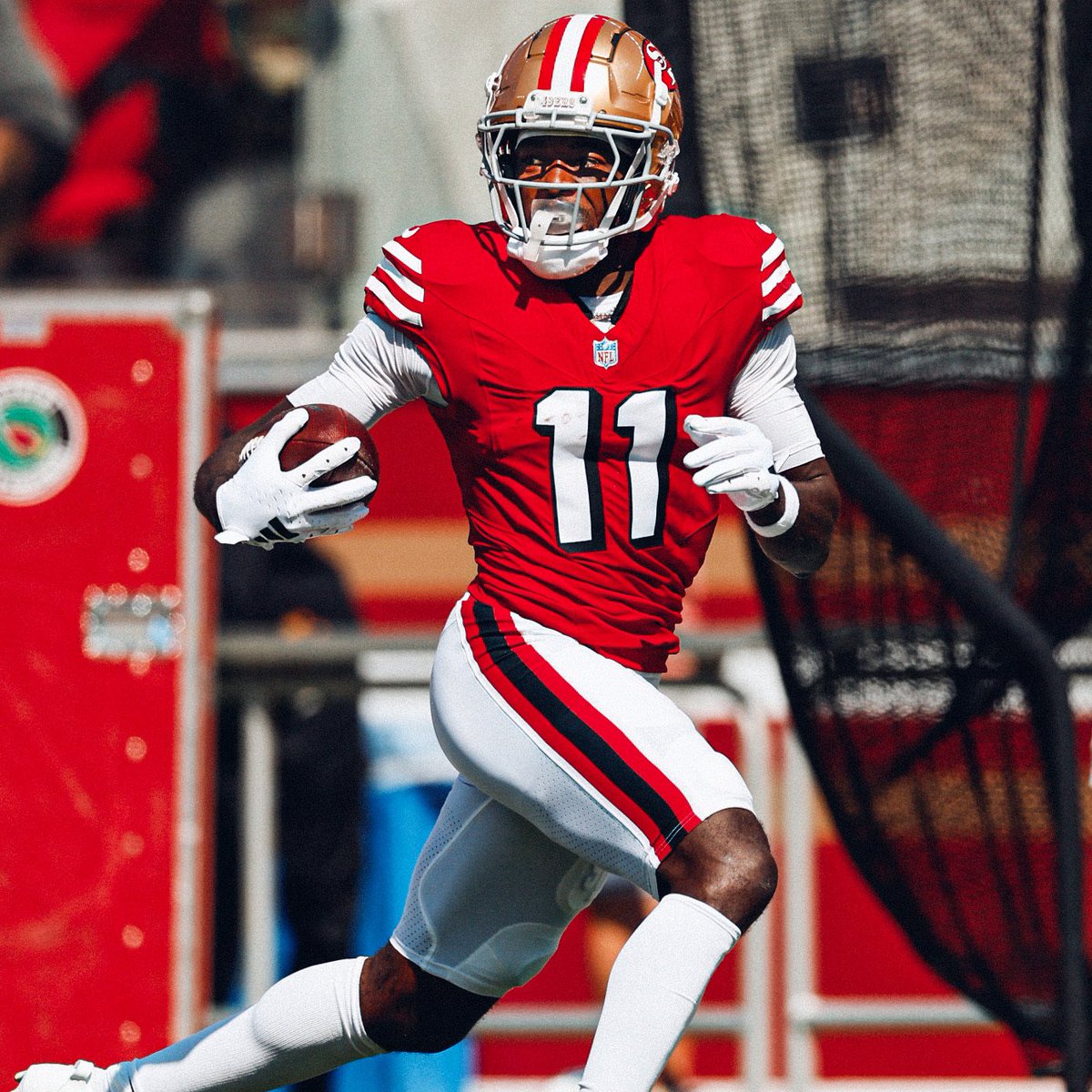 49ersSportsTalk's tweet photo. It’s a long season &amp; there is world class talent on this #49ers team!

Remember it’s not how you start, but how you finish. It looks tough now, for some, it might look bleak, but the #Niners have been here before and have the pedigree to bounce back.

LETS STAY FAITHFUL. #FTTB ❤️ https://t.co/vo5gpXfWLp