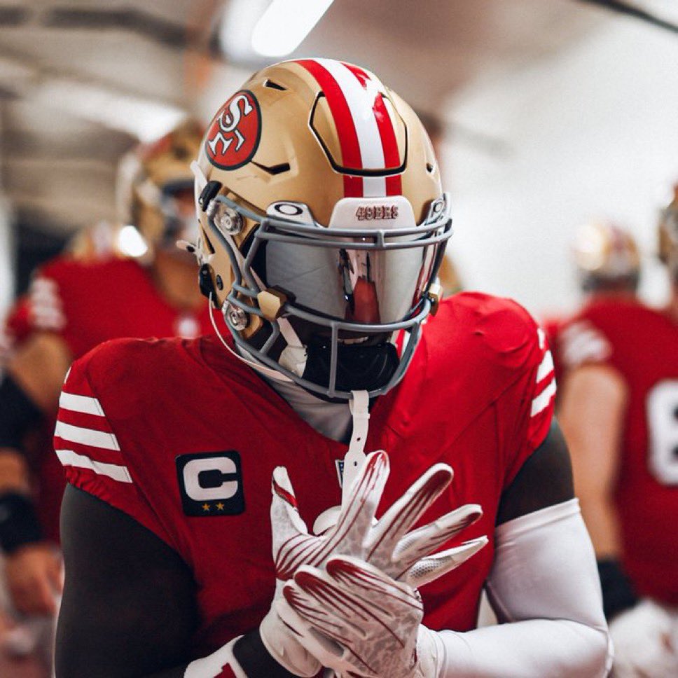 49ersSportsTalk's tweet photo. It’s a long season &amp; there is world class talent on this #49ers team!

Remember it’s not how you start, but how you finish. It looks tough now, for some, it might look bleak, but the #Niners have been here before and have the pedigree to bounce back.

LETS STAY FAITHFUL. #FTTB ❤️ https://t.co/vo5gpXfWLp