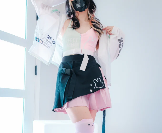 the name for the Crossover Skirt is from the technique/action in dance games (like ddr) also called "crossovers", where the arrow pattern might go like I'm not v good crossovers in game LOL 