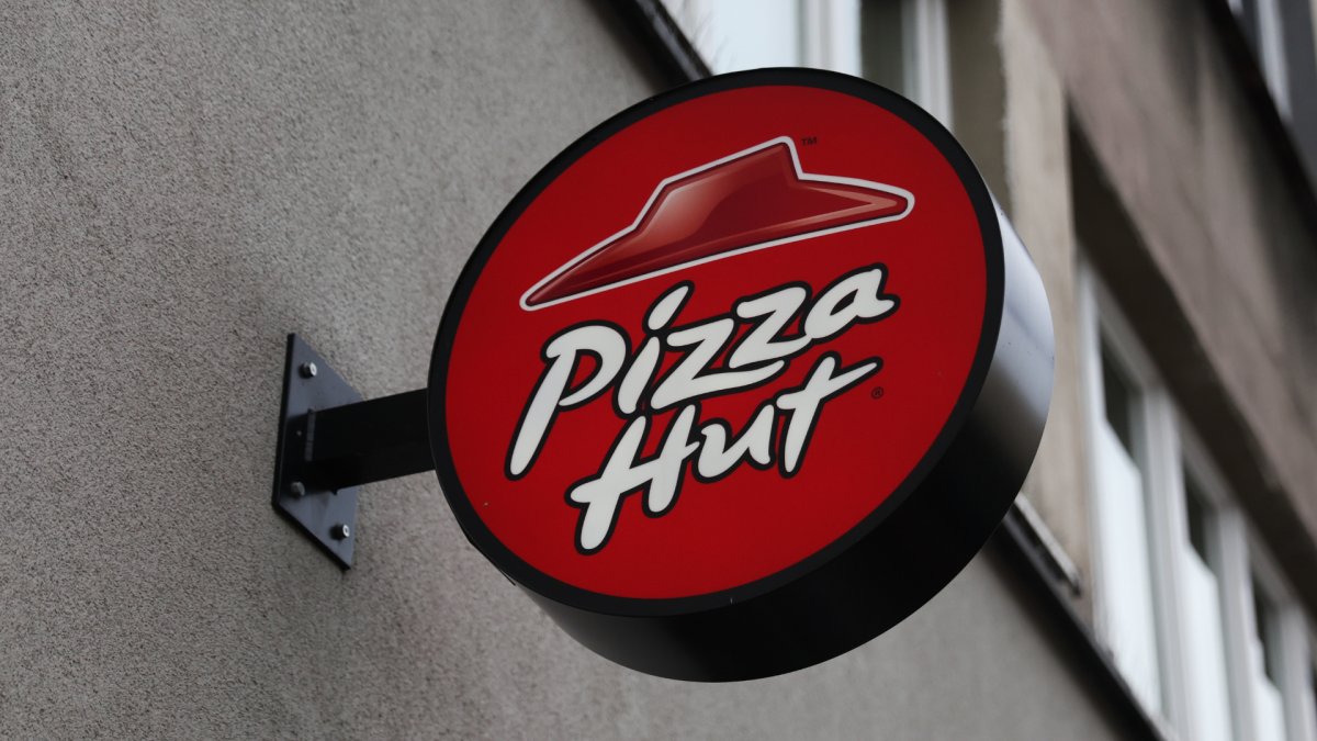 lifehacker's tweet photo. Adults can recreate the Book It! experience of their youth with a free personal pan pizza.
Link:
https://t.co/Bvb3yjXx9y https://t.co/4dhPZNtEoZ