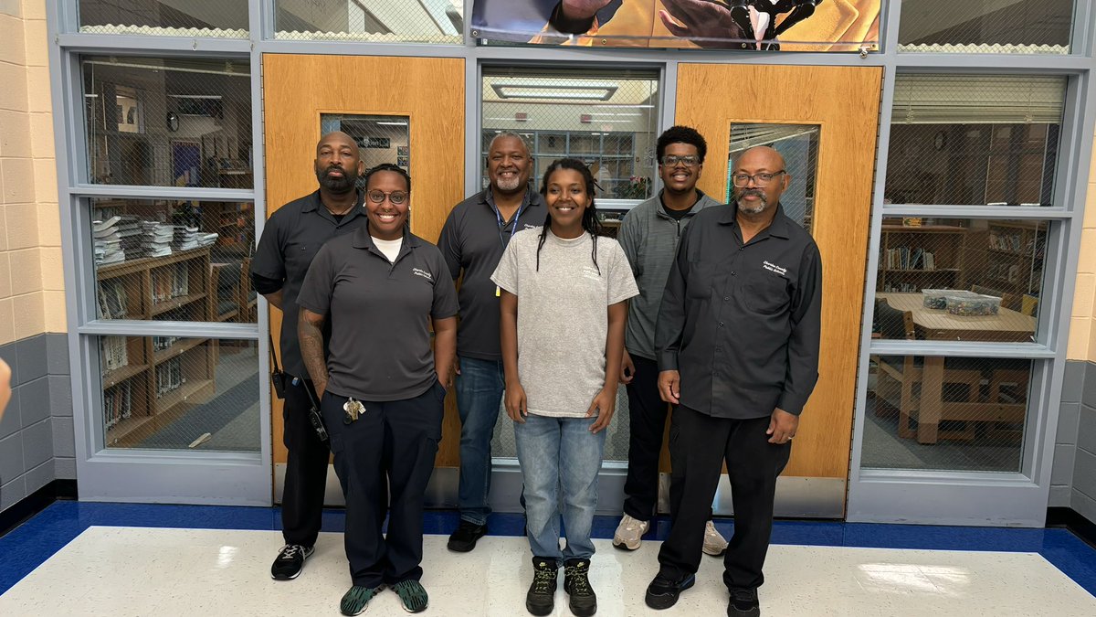 LAMcLaud's tweet photo. The Berry staff has been a shining example of our motto “LEARN - LEAD - ACHIEVE.” From staff recognition to student celebrations and school improvement efforts, we are off to an amazing start. https://t.co/I8b1ySxyAR