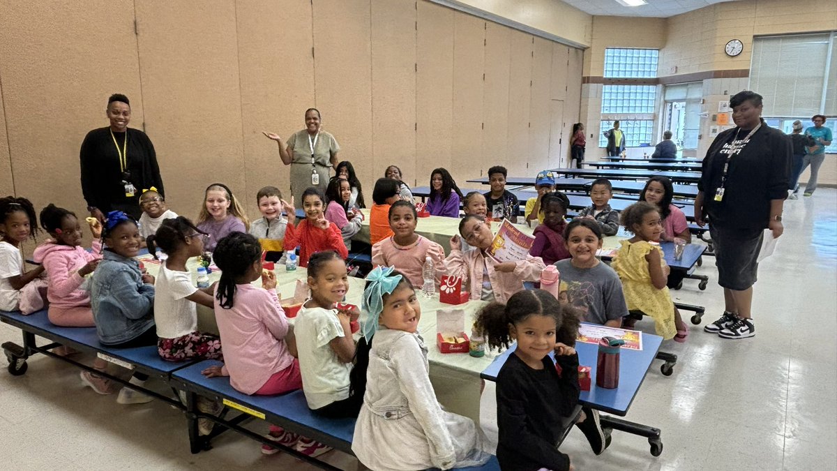 LAMcLaud's tweet photo. The Berry staff has been a shining example of our motto “LEARN - LEAD - ACHIEVE.” From staff recognition to student celebrations and school improvement efforts, we are off to an amazing start. https://t.co/I8b1ySxyAR
