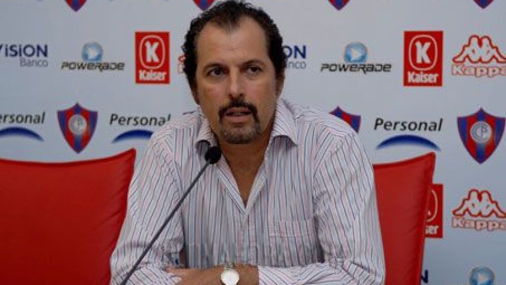 ABRO HILO 🧵para resumir de manera más breve posible los 15 años de “gestión” (fracasos, papelones, pecheadas y contados logros) que lleva Juan José Zapag al mando de Cerro Porteño desde que asumió la presidencia el 18 de noviembre de 2009.

PRIMERA PARTE