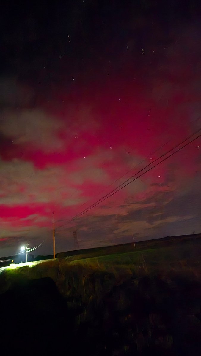 SoNotAcceptable's tweet photo. Ahhhhhh it's so pretty!! Only used night mode. Could faintly see a slight bit of red with my eyes before clouds moved in more. 🥰 https://t.co/JX8rcWUoFs