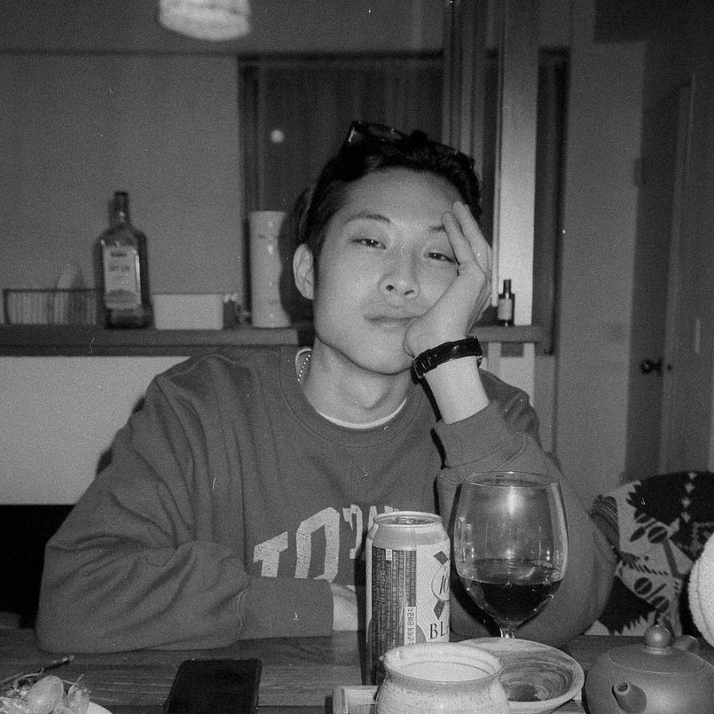 leegolinn's tweet photo. ( สวัสดีค่ะ

ยินดีที่ได้เล่นกับทุกคนในเวลาที่ผ่านมามากๆ เลย ร้าน 1/3 ทำให้เราได้มีโมเมนต์หลายอย่างกับคอมมูนี้มากเลย น่าเสียดายที่เดือนหลังมานี้ งานเรายุ่งมากๆ เลยอดทำอะไรที่ตั้งใจไว้

แต่ทั้งนี้ก็ขอบคุณทุกคนมากๆ ค่ะ แลกโม่ง ❤️ ได้��ลย 💪🏻 #ปิดเทอมนี้เจอกันที่เพื่อนพ่อ_SBTU ) https://t.co/qKD4j7IMh9