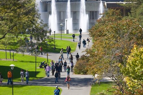 Check out this Ithaca College pre-doc for Diversity Scholars: ehwy.fa.us2.oraclecloud.com/hcmUI/Candidat…