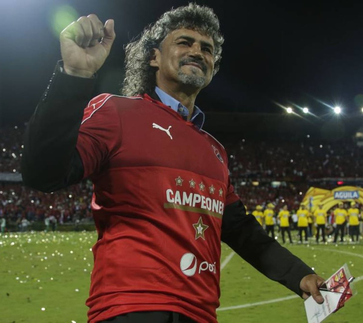 incognito_rojo's tweet photo. Como vas a ser campeón con jugadores como Tipton, Cahais, Saíz, Parra, Brayan Angulo, Hechalar, Ever Valencia, Caicedo, Fabio Burbano y Diego Herazo? 

El semestre anterior estuvo a 1 GOL de meter a Pereira a la final

Seremos campeones el día que Leo vuelva, hora de aceptarlo. https://t.co/h1HJOjobZO