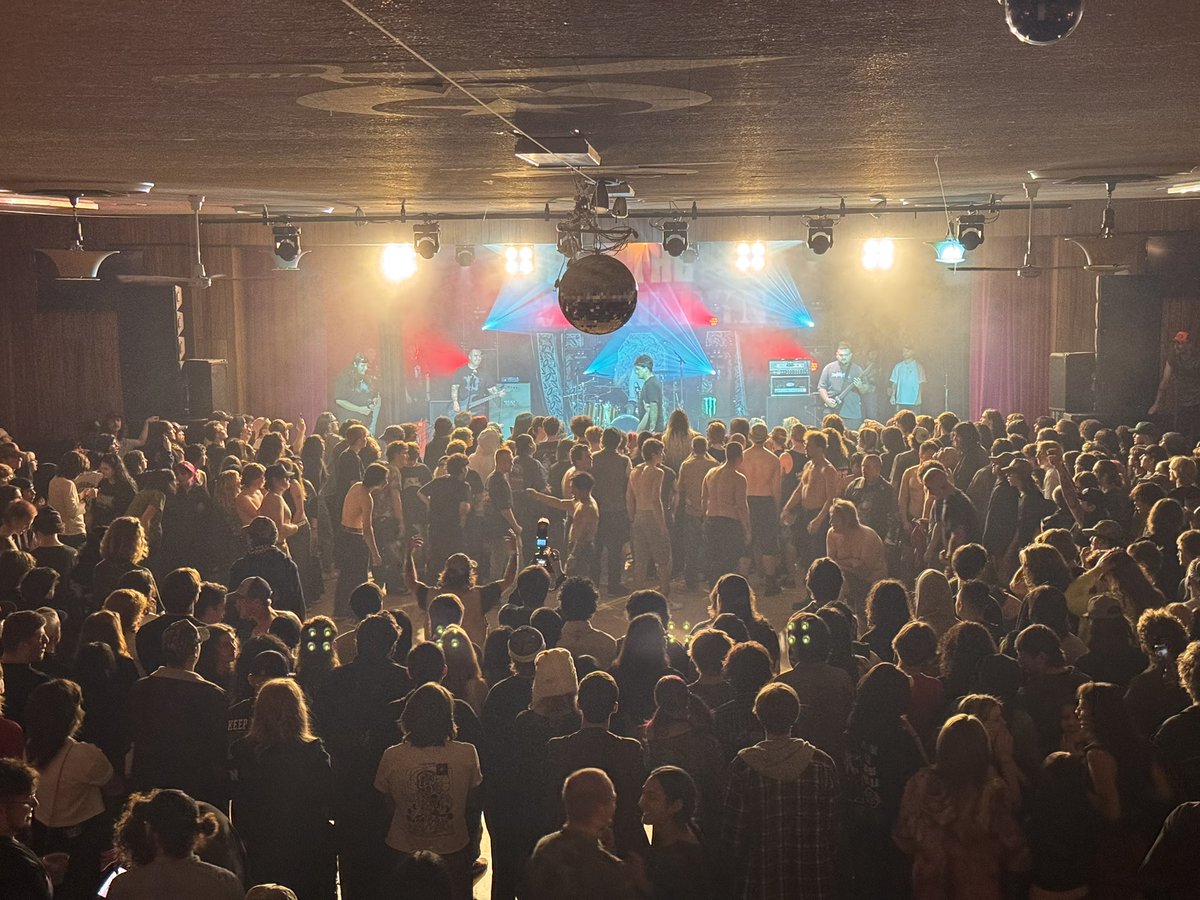 Bro this tour is the best tour of all time  and it’s only been 3 days. <a href="/SUNAMI408/">SUNAMI</a> <a href="/Torenahc/">TORENA</a> <a href="/apexpredatorhc/">Apex Predator hc</a> HC OS
