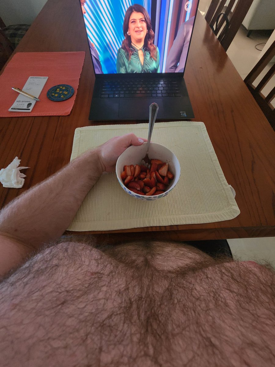 qldcub's tweet photo. Came back to Brissy.

I like sweet things so I had some strawberries 🍓

I also like showering with cute guys... oops did I drop the soap 🧼 

Then went to a Harness Party at Come to Daddy, West End. ⛓️

Was too shy to introduce myself to anyone so felt deflated afterwards. 🥺 https://t.co/SCdqTCacXQ