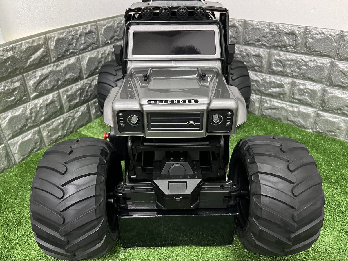 ToysterDotSg's tweet image. DOUBLE E Land Rover Defender RC 1/6 Big Foot E379
Introducing a remarkable 1/6 scale replica of the iconic Land Rover Defender

Shop @ toyster.sg/products/doubl…

More DoubleE Official Store
@ toyster.sg/collections/do…

#toystersingapore #toystersg #doubleE #landroverdefender #rccars