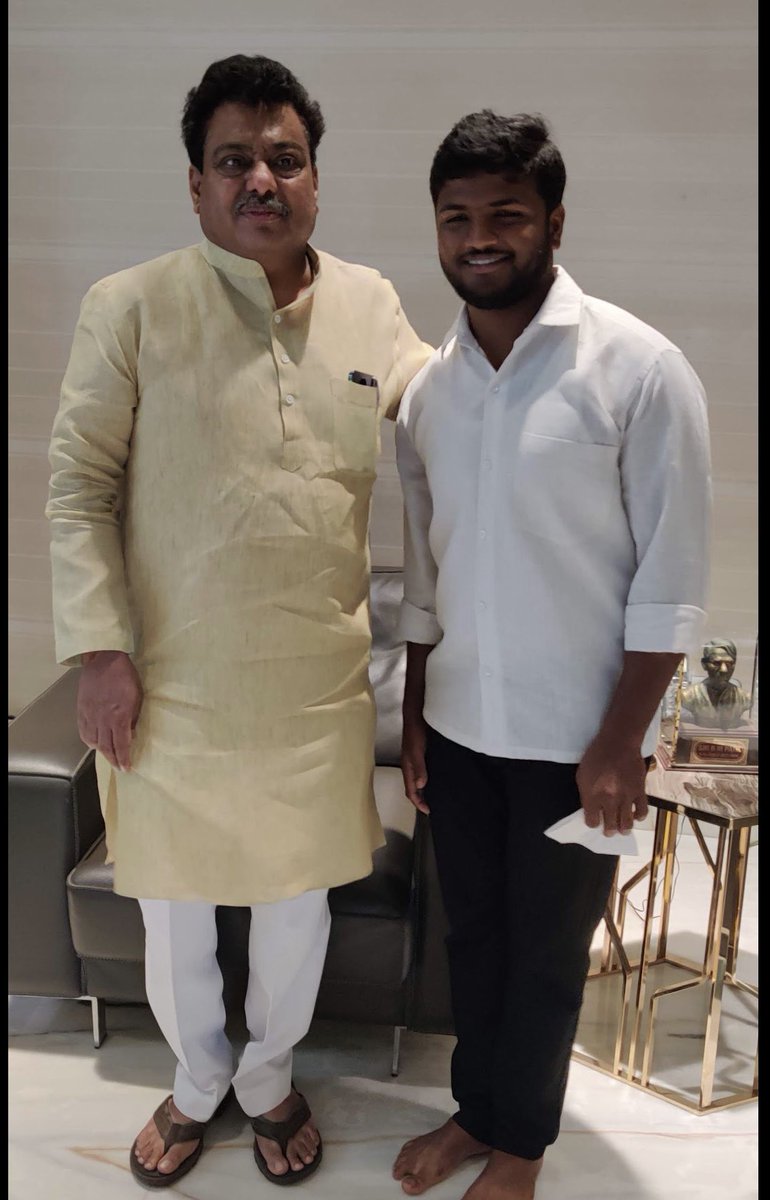 BanniGouda5's tweet photo. ಶರಣರ ತತ್ವಗಳನ್ನು ಪಾಲಿಸುವ ನಾಯಕ, ಕರ್ನಾಟಕದಲ್ಲಿ ಅಭಿವೃದ್ಧಿ ಕ್ರಾಂತಿ ಫಸರಿಸಿದ ಜನನಾಯಕ, ಆಧುನಿಕ ಭಗೀರಥ, ಕರ್ನಾಟಕದ ಮುಂದಿನ ಮುಖ್ಯಮಂತ್ರಿ ಸಚಿವ ಶರಣ @MBPatil ಅವರಿಗೆ ಹುಟ್ಟು ಹಬ್ಬದ ಶುಭಾಶಯಗಳು💐💐

ಶ್ರೀ ಜಗದ್ಗುರು ರೇಣುಕಾಚಾರ್ಯ ಹಾಗೂ ಬಸವಾದಿ ಶರಣರ ಆಶೀರ್ವಾದ ಸದಾ ನಿಮ್ಮ ಮೇಲೆ ಇರಲಿ ಎಂದು ಕೇಳಿಕೊಳ್ಳುತ್ತೇವೆ.🙏@MBPatil https://t.co/JXm7o78C8U