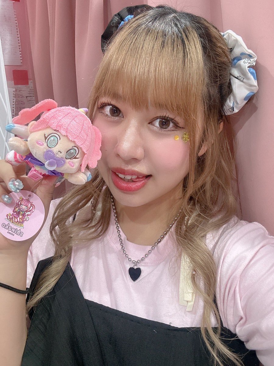 りーちむ出勤しました🩷 しなこちゃん肩のり ¥1500 #ベビタピ