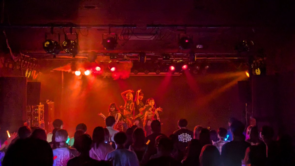 kinnpaD's tweet image. 昨日はMAPAさんをお呼びさせて頂きました！！

ライブめちゃ凄かったですね😆
見入っていました😳
また福岡に是非お呼びできたらと思ってますので、福岡でもどんどん盛り上げていけたらいいですね。

#MAPA #MonsterCat's #あいらしっく #僕らのスイッチ #ゆらぴこ #猫乃たま #福岡 #INSA