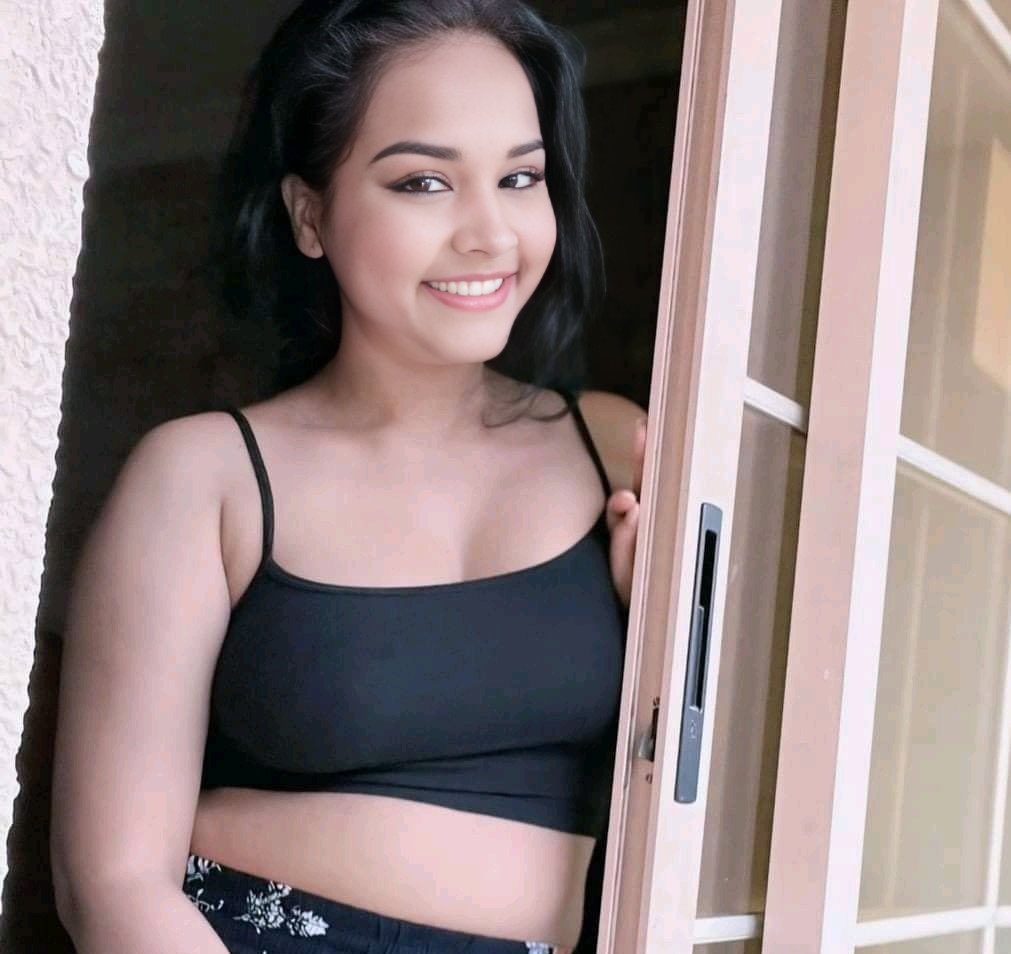 अच्छा बताओ...??
मैं तुम्हारी एक विश पूरी करूं तो क्या मांगोगे..❤️😋