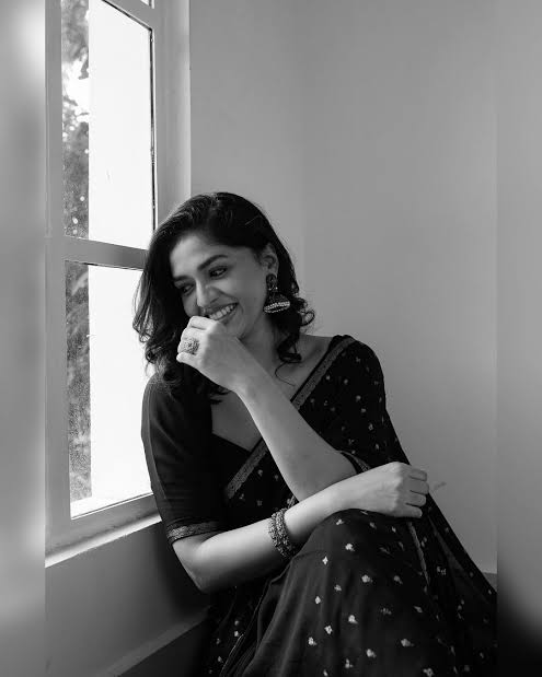 खानदानी लोगों से दोस्ती रखा करों अगर,
ये रूठे भी जाते हैं तो चरित्र पर वार नहीं करते।
<a href="/SanjuJaipa98723/">Sanju Jaipal</a> <a href="/Yatharth_028/">यथार्थ</a> <a href="/Bindaschhori7/">बिन्दास छोरी</a> <a href="/DineshPal330861/">Dinesh Pal</a> <a href="/Sharma_gril1/">Sangeeta Sharma</a>