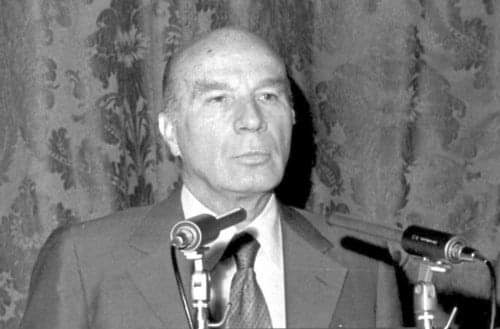 Che l'adesione all'Unione Europea e l'adozione dell'euro ci avrebbero fortemente penalizzati, uccidendo il modello di società che ci aveva regalato la più grande crescita al mondo per circa un secolo, era cosa nota. Queste le parole pronunciate nel 1993 dall'ex Governatore di