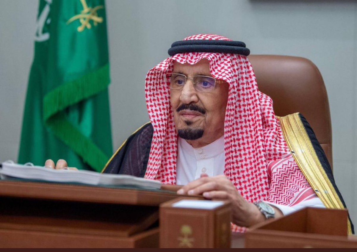 حفظ الله ملكنا سلمان بن عبدالعزيز بحفظه ..🤲