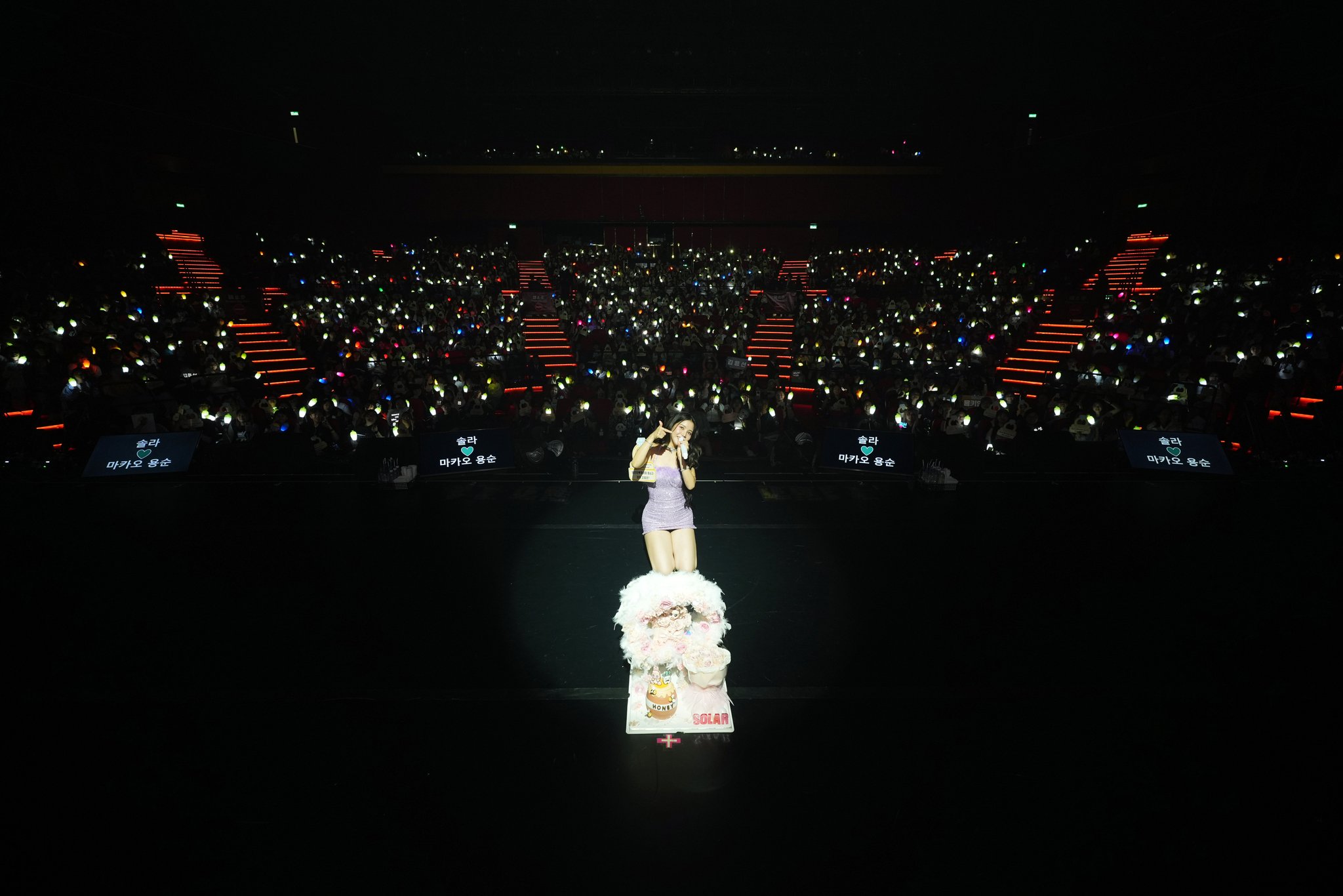 GZQBaMRbAAAQiv1?format=jpg&name=large