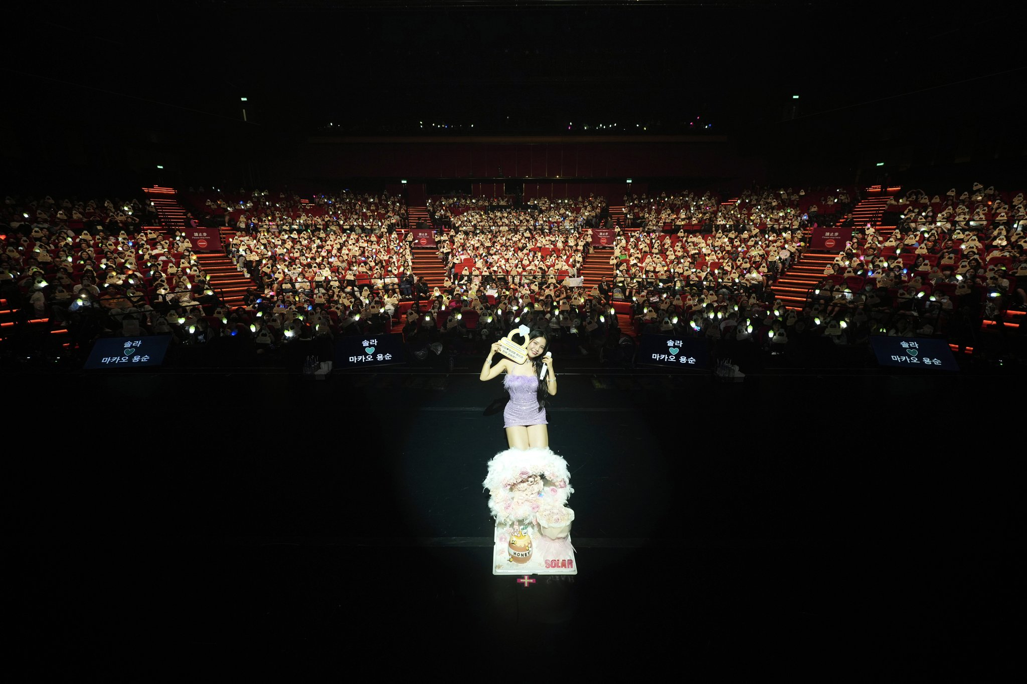 GZQBaOkboAAwzM_?format=jpg&name=large