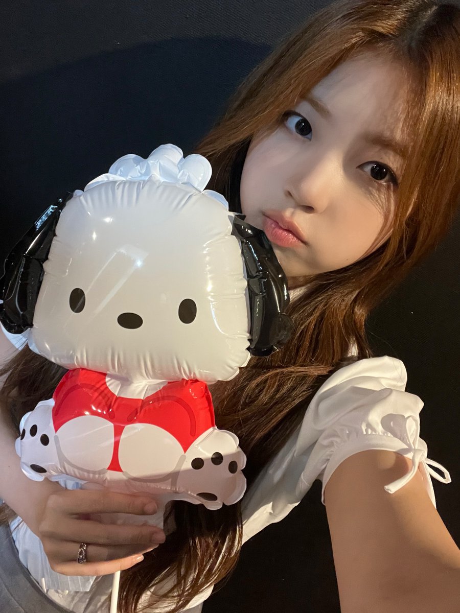 UNIS_offcl_JP's tweet photo. [📸] 
 
バースデーガール #オユナ から
写真が届いたよ🐶🧡

たくさん愛してくれてありがとう〜🫶
#UNIS #유니스 #ユニス 
#YOONA #오윤아 #オユナ
#HAPPY_YOONA_DAY https://t.co/N0ajc4Q9DC