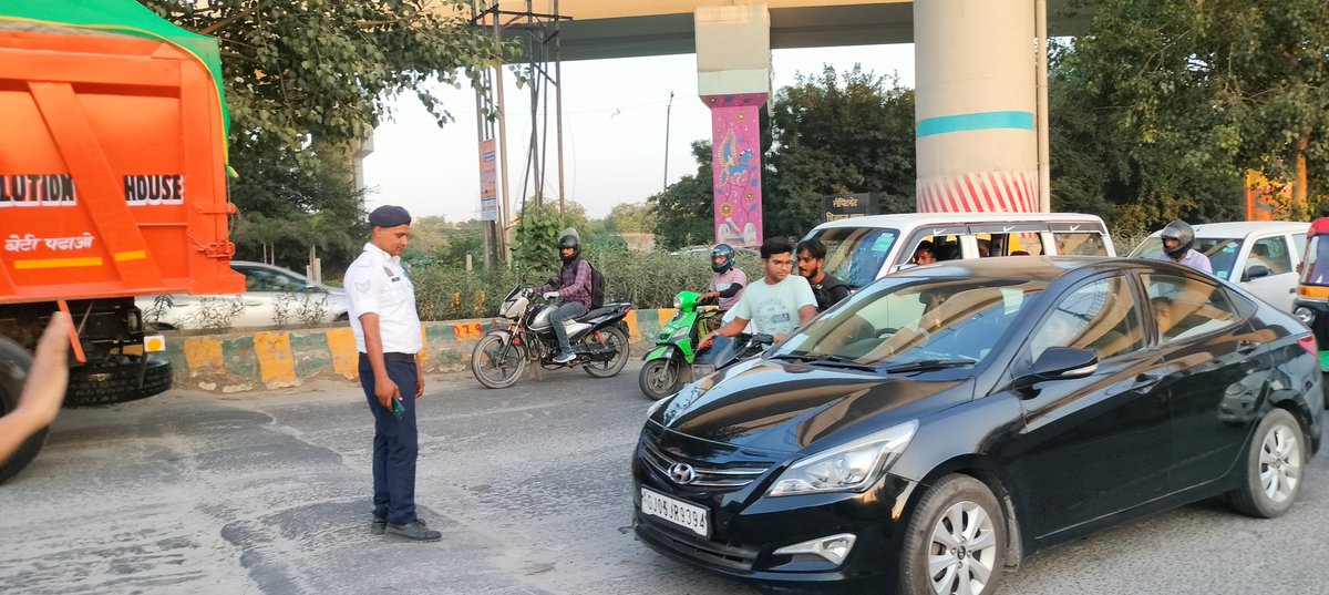 Brajesh Sharma (7XWT) (@arpbks) on Twitter photo <a href="/Noida7x/">Noida рдХреА 7X Welfare рдЯреАрдо</a> <a href="/noidatraffic/">Noida Traffic Police</a> <a href="/dgpup/">DGP UP</a> <a href="/CP_Noida/">CP Noida</a> <a href="/Uppolice/">UP POLICE</a> <a href="/dcptrafficnoida/">DCP Traffic Noida</a> <a href="/uptrafficpolice/">UP Traffic Police</a> <a href="/ACPTrafficNoida/">ACP Traffic Noida</a> <a href="/noidapolice/">POLICE COMMISSIONERATE GAUTAM BUDDH NAGAR</a> рд╕рдмрдХреЛ рдЕрдкрдиреА рдЬрд┐рдореНрдореЗрджрд╛рд░реА рд╕рдордЭрдиреА рдЪрд╛рд╣рд┐рдПред
<a href="/ashishdubey2021/">ashish dubey</a>
@arun__singh___
<a href="/shafaquealamTOI/">Shafaque Alam</a>
<a href="/BilalBiswani/">Mohd Bilal | тЖХя╕П</a>
<a href="/yogirishu_1/">рдпреЛрдЧреЗрд╢ рддрд┐рд╡рд╛рд░реА</a>
<a href="/ashishdubey2021/">ashish dubey</a>
<a href="/JhaNeetika12/">Neetika jha</a>
<a href="/Jyoti_karki_/">Jyoti Karki</a>
<a href="/ChiefSecyUP/">S.P. Goyal, Chief Secretary, GoUP</a>
<a href="/Shreya28573403/">Shreya Sharma</a>
<a href="/vasavbryan/">vasav</a>
<a href="/Abhishek6611/">Abhishek kumar singh</a>
<a href="/Adityakripa/">Aditya Kumar</a> <a href="/ANI/">ANI</a>
<a href="/UPGovt/">Government of UP</a>
<a href="/alok24/">Alok singh</a>
<a href="/112UttarPradesh/">Call 112</a> <a href="/Noida7x/">Noida рдХреА 7X Welfare рдЯреАрдо</a> <a href="/noidatraffic/">Noida Traffic Police</a> <a href="/dgpup/">DGP UP</a> <a href="/CP_Noida/">CP Noida</a> <a href="/Uppolice/">UP POLICE</a> <a href="/dcptrafficnoida/">DCP Traffic Noida</a> <a href="/uptrafficpolice/">UP Traffic Police</a> <a href="/ACPTrafficNoida/">ACP Traffic Noida</a> <a href="/noidapolice/">POLICE COMMISSIONERATE GAUTAM BUDDH NAGAR</a> рд╕рдмрдХреЛ рдЕрдкрдиреА рдЬрд┐рдореНрдореЗрджрд╛рд░реА рд╕рдордЭрдиреА рдЪрд╛рд╣рд┐рдПред
<a href="/ashishdubey2021/">ashish dubey</a>
@arun__singh___
<a href="/shafaquealamTOI/">Shafaque Alam</a>
<a href="/BilalBiswani/">Mohd Bilal | тЖХя╕П</a>
<a href="/yogirishu_1/">рдпреЛрдЧреЗрд╢ рддрд┐рд╡рд╛рд░реА</a>
<a href="/ashishdubey2021/">ashish dubey</a>
<a href="/JhaNeetika12/">Neetika jha</a>
<a href="/Jyoti_karki_/">Jyoti Karki</a>
<a href="/ChiefSecyUP/">S.P. Goyal, Chief Secretary, GoUP</a>
<a href="/Shreya28573403/">Shreya Sharma</a>
<a href="/vasavbryan/">vasav</a>
<a href="/Abhishek6611/">Abhishek kumar singh</a>
<a href="/Adityakripa/">Aditya Kumar</a> <a href="/ANI/">ANI</a>
<a href="/UPGovt/">Government of UP</a>
<a href="/alok24/">Alok singh</a>
<a href="/112UttarPradesh/">Call 112</a>