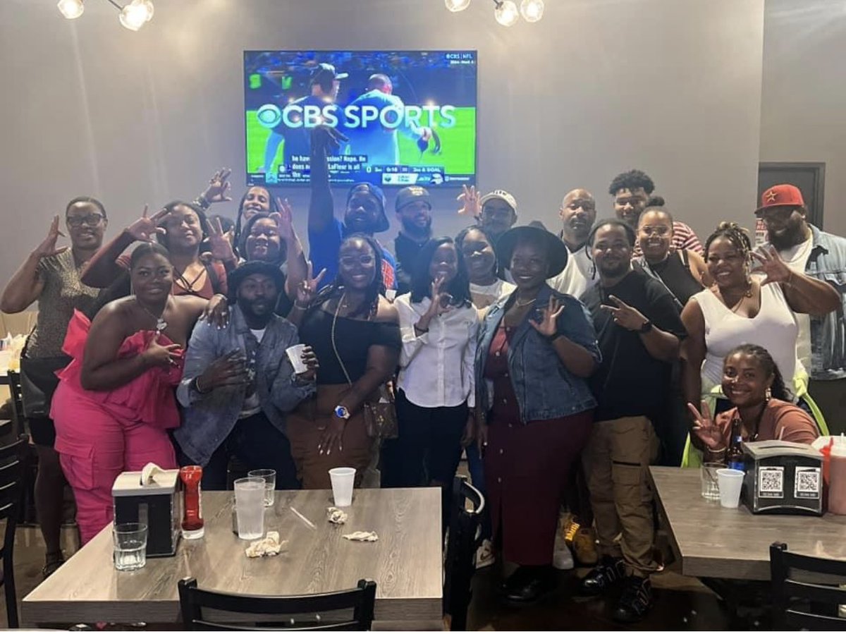 TraZzQuil's tweet image. S/O to my former classmates!! It was great seeing everyone, I can’t believe it’s been 20 years. #DubC #ClassOf2004 #WestCharlotteHighSchool 🦁 💪🏽