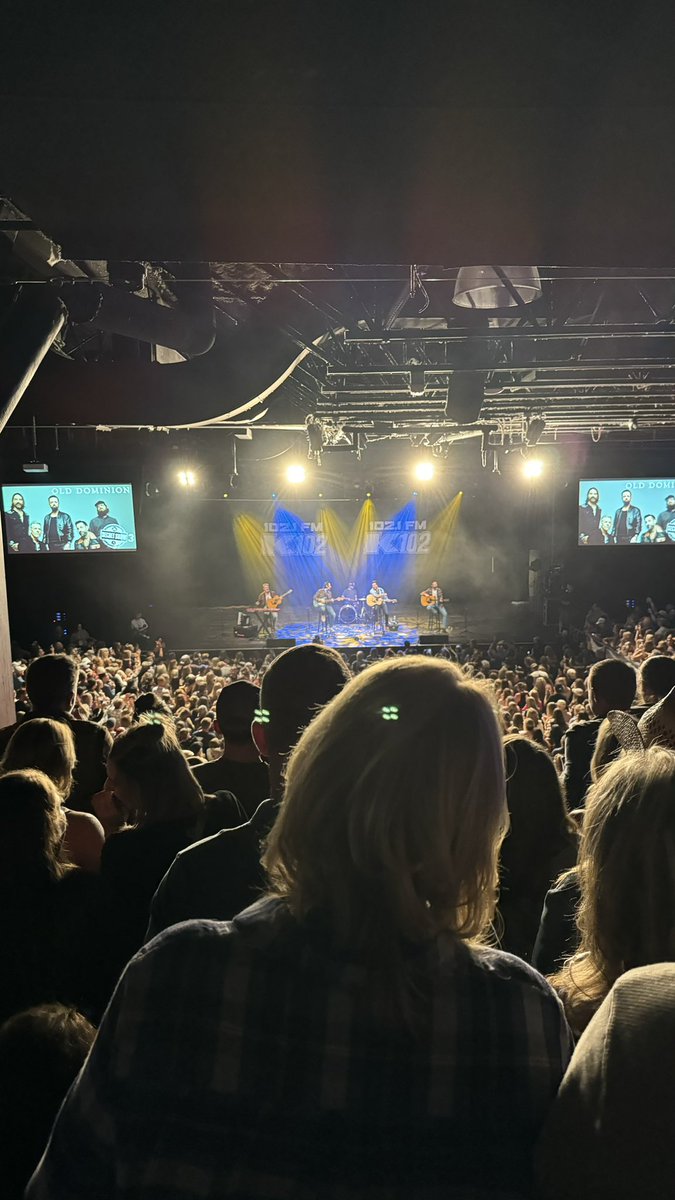 d_holms's tweet photo. @k102 secret show!!! https://t.co/e8ya9XFjpG