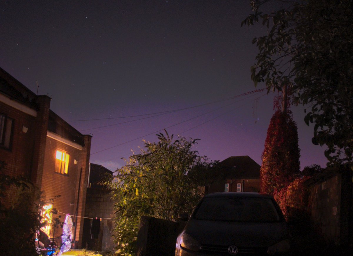 _AstroJoe's tweet image. Did not expect to see diffuse aurora from a bortle 7 city tonight 🤯