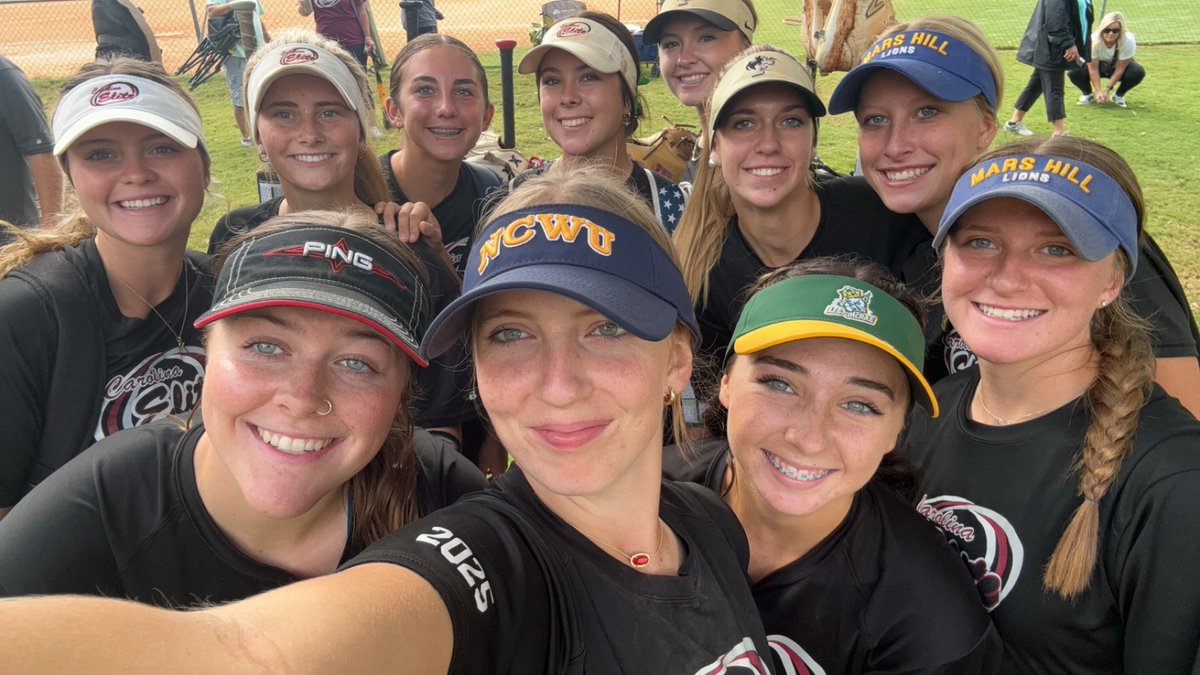 Awesome group of ladies!   This weekend fighting shorthanded and injuries Saturday but coming back together Sunday for a strong showing!