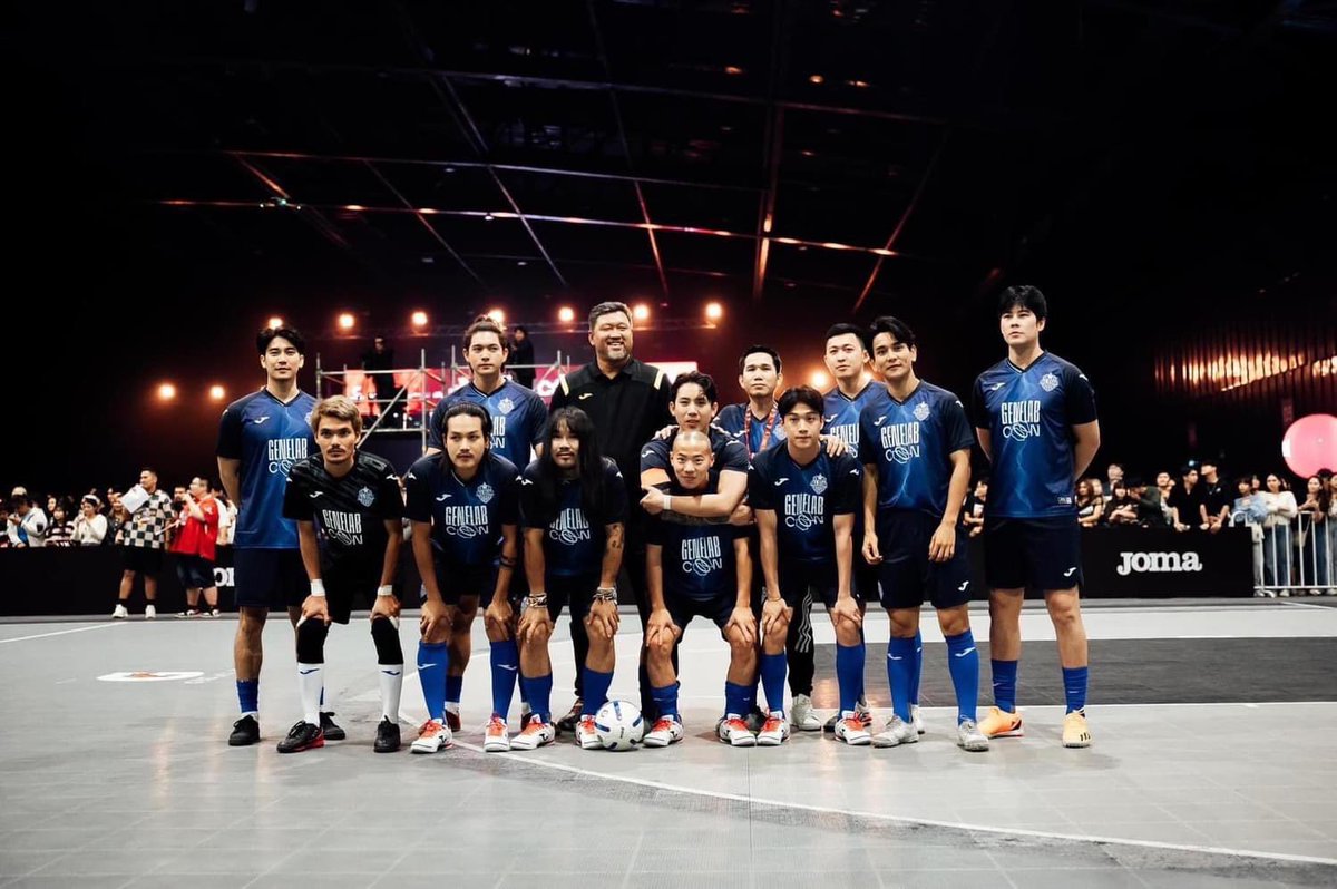 euroyswofficial's tweet photo. การแข่งขันฟุตซอลชิงแชมป์ GeneLabCon ⚽️
ระหว่างทีม All Star vs. ทีม GeneLab Artist 

ผลการแข่งขัน ทีม All Star ชนะไปด้วยสกอร์ ( 5 - 4 ) 🏆

#GeneLabConไม่ได้มีแค่คอนเสิร์ต
#GeneLabCon 
#ยูโรยศวรรธน์ #euroyotsawat 
#eurofamily #euro_officialclub 
( 📷 : Gene Lab 🙏🏻 ) https://t.co/FHZOYJLNVM