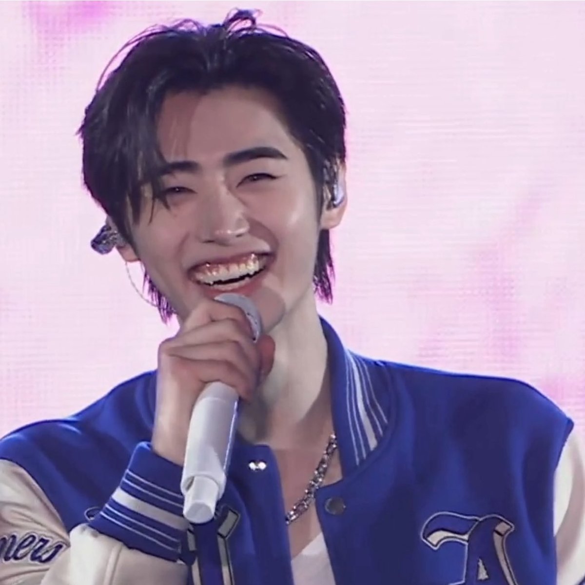 sunghoon’s adorable laugh = free therapy 😭❤️‍🩹