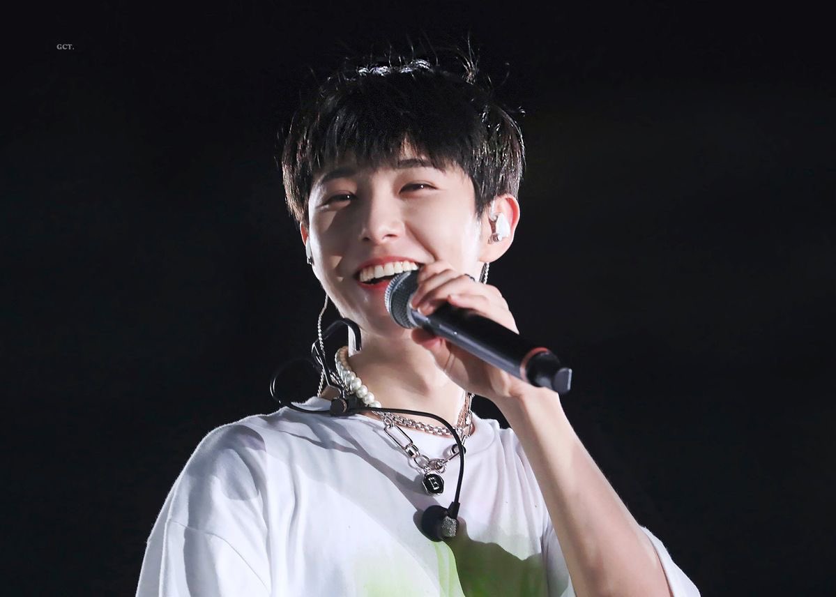 renjuns323's tweet photo. my favorite smile I missed you so much https://t.co/MsyyMJhfqT