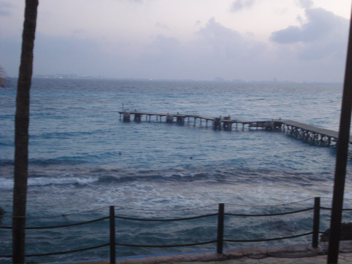 murielpicazz's tweet photo. vivo para tomarle fotos al mar https://t.co/R2c4W9eEkJ