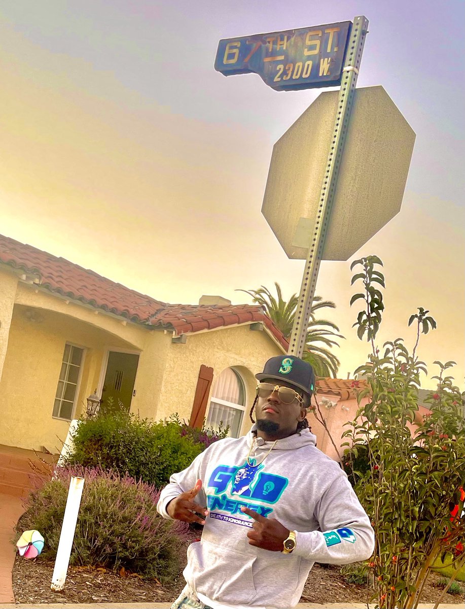 saccz_'s tweet photo. G🤴🏿D ENERGY On Any blocc
#ImEverywhere https://t.co/k5os7zRX9o