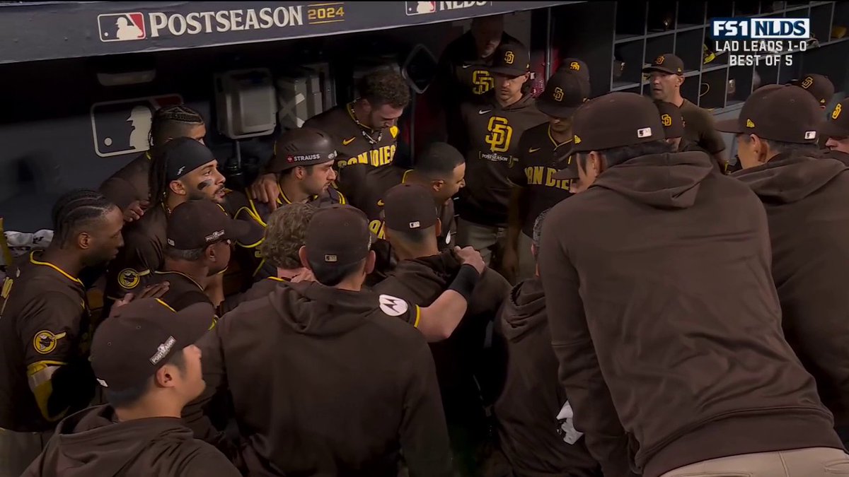 動画プレビュー: Manny Machado pulled the team together to have a m