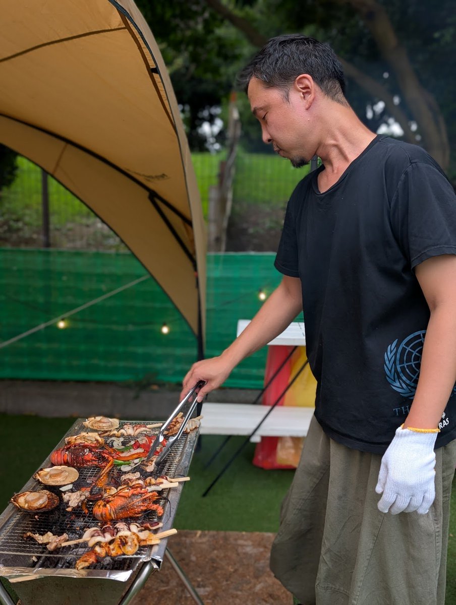 🍖🫑毎年恒例のBBQ！🥕🌽
来年入社予定の新卒の方々にも来ていただき、
みんなでわいわいとやっておりました❤️‍🔥
雨は降ってたけど、気温はちょうど良く
差し入れのA5ランク和牛...？伊勢海老...！？🤯
など美味しい食材をみんなでたっぷり堪能しました🤤