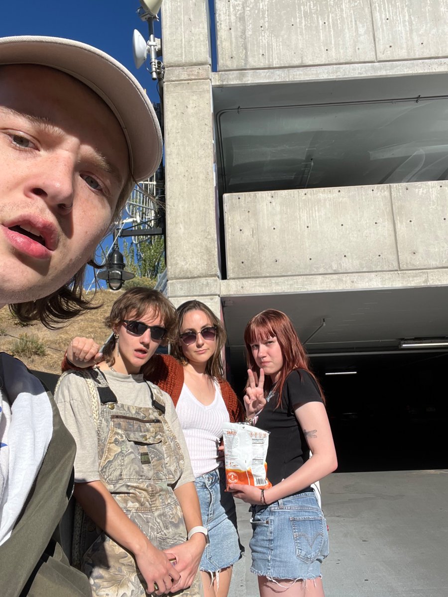 v good day thank u friends 💙💙