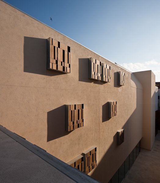 Volver sobre la idea de restauro en este ayuntamiento, volver sobre el delicado balance entre conservar y producir pensando en el futuro.
Ayuntamiento en Baeza.