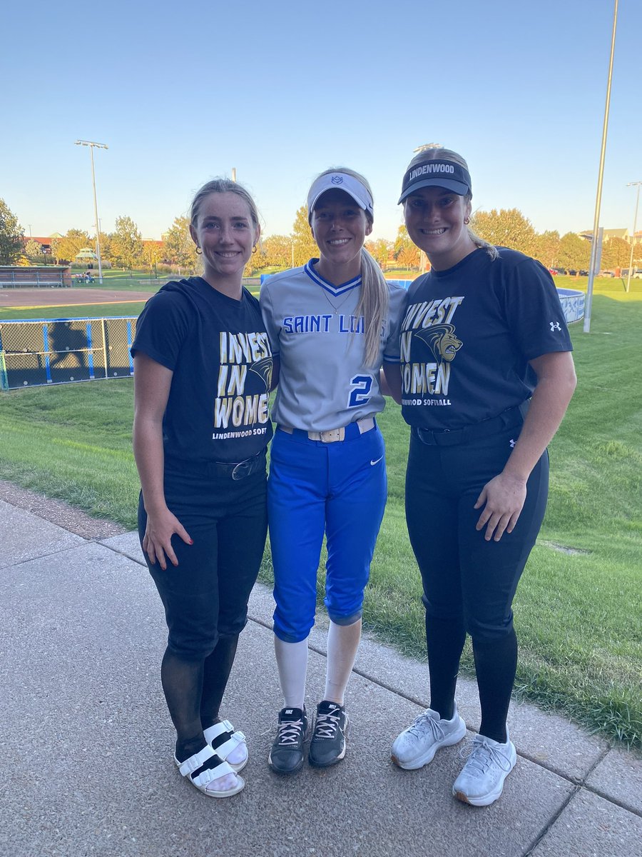 Three college Silver Hawks living the fall ball life with <a href="/LindenwoodSB/">Lindenwood Softball</a> + <a href="/SLUSoftball/">SLU Softball</a>! 💛💙

<a href="/AnnaNSanders/">Anna Sanders</a> <a href="/k3ndalljohnson/">Kendall Johnson</a> <a href="/daniellefranzz/">Danielle Franz</a>